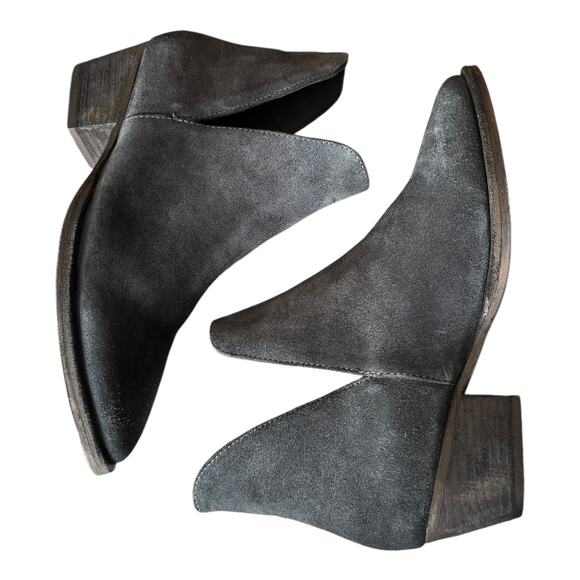 Free People Charm Double-V Suede Pull On Ankle Boots in Navy size 36.5 (6) - Picture 13 of 16